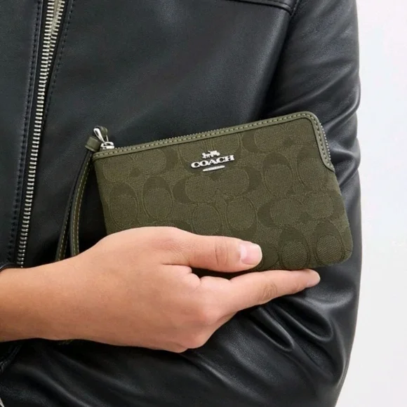 Coach Corner Zip Olive Wristlet Signature Jacquard - Picture 3 of 6